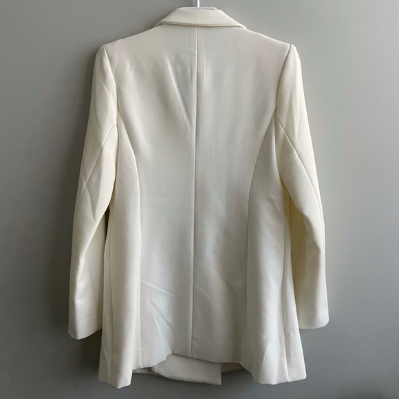 white blazer 🤍 - Picture 2 of 3